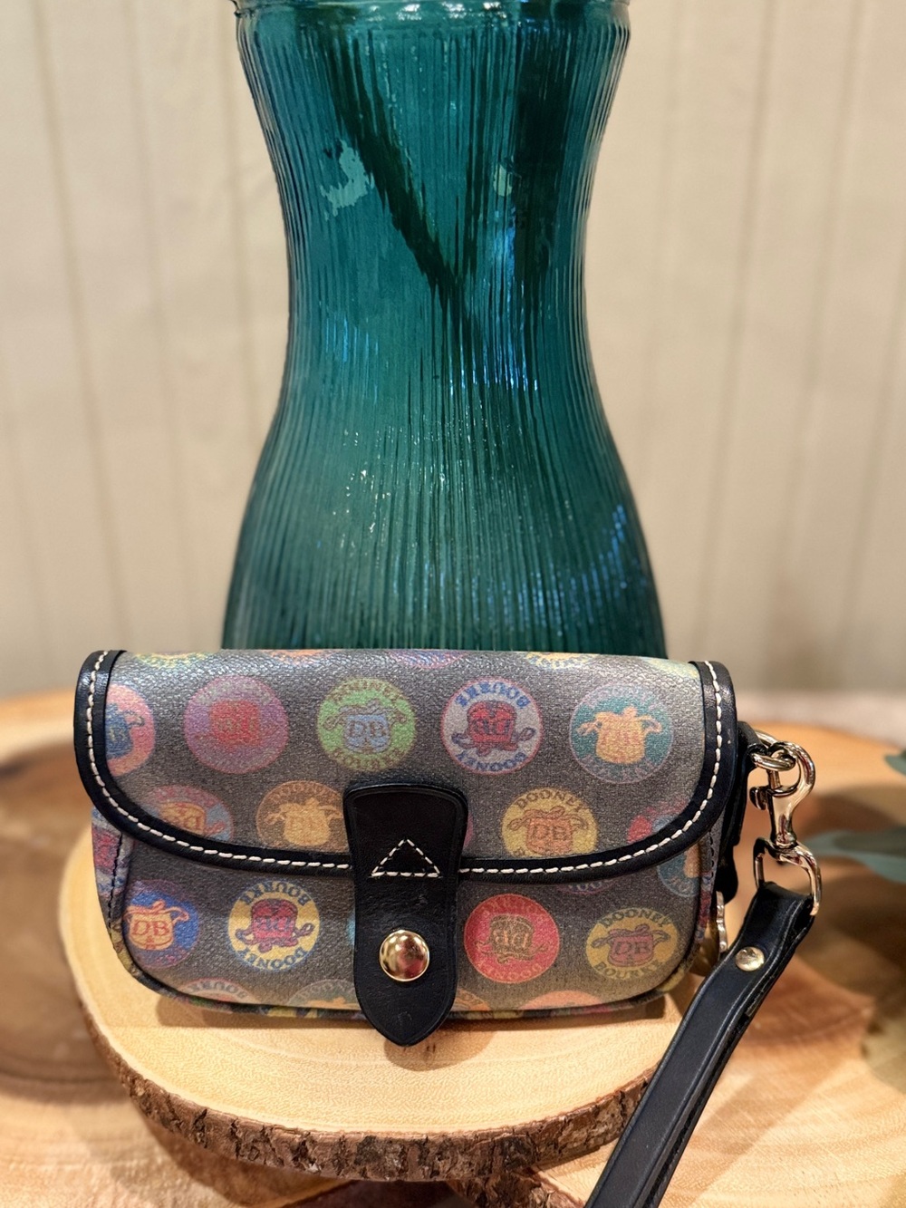 Dooney & Bourke Logo Wristlet ✨